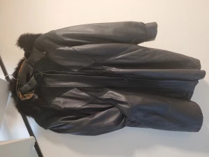 Jacka - Läderjacka i storlek S