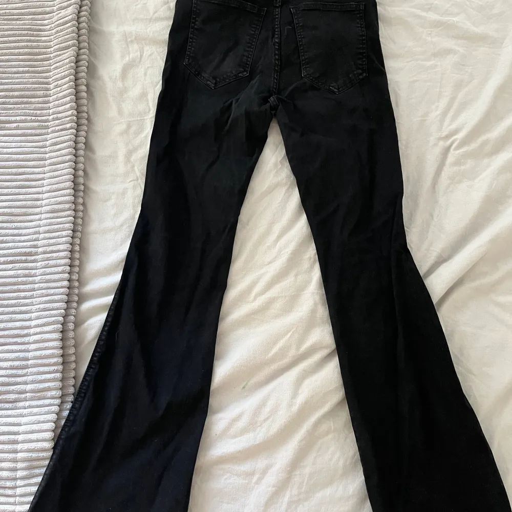 Bootcat jeans från Carlings. Mycket använda men i bra skick. 🖤 Frakt står köparen för!❤️ . Farkut & Housut.