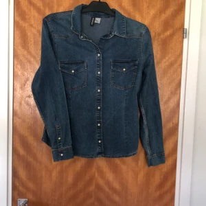 Jeansskjorta - Jeansskjorta