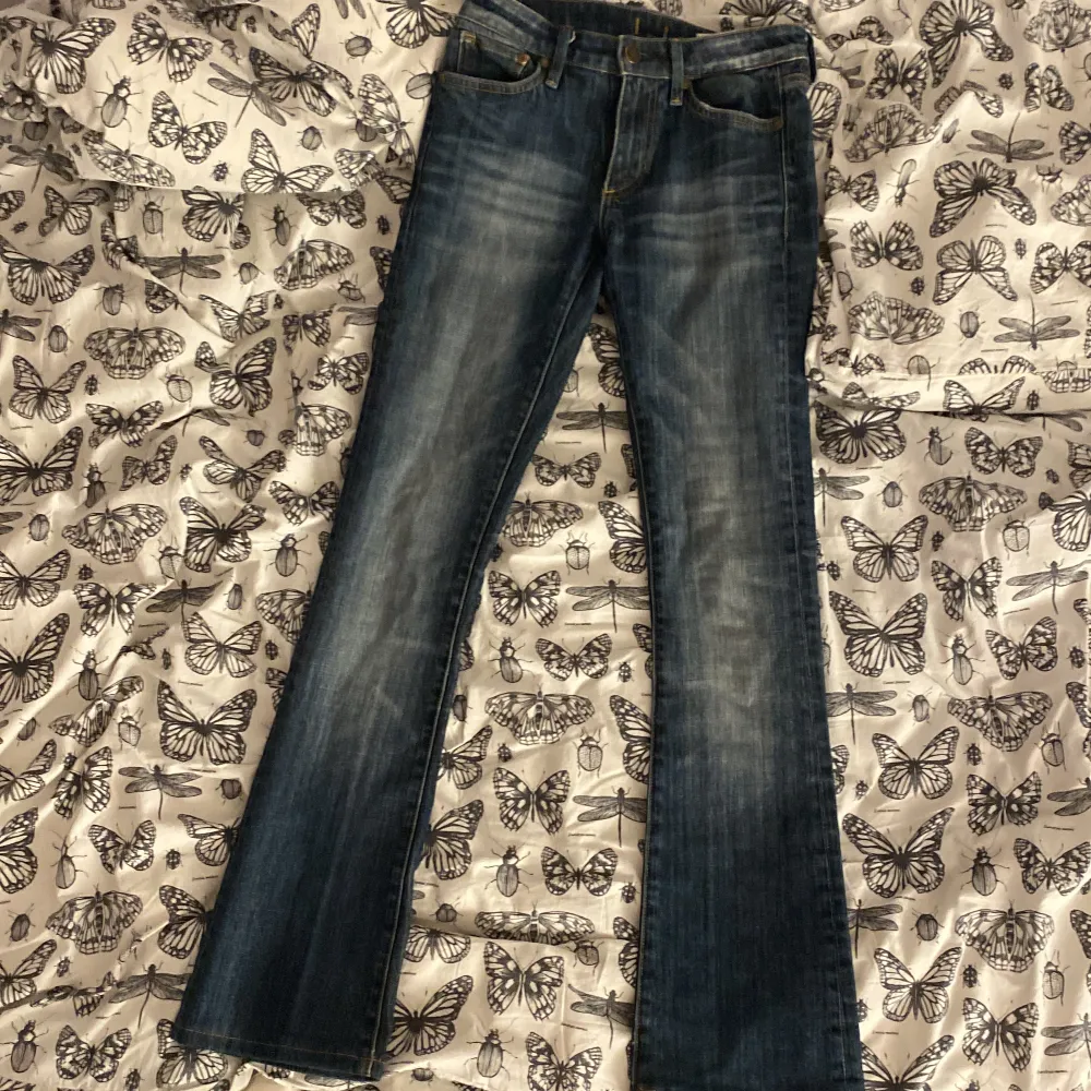 Ett par jättesnygga jeans som är för små för mig, inga defekter alls och är som nya. . Jeans & Byxor.