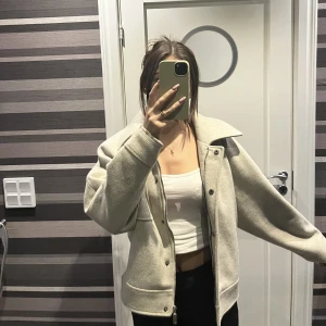 Kort kappa - Intressekoll på min fina kappa från zink❤️❤️ använd fåtal gånger skriv vid frågor, ge gärna prisförslag😍