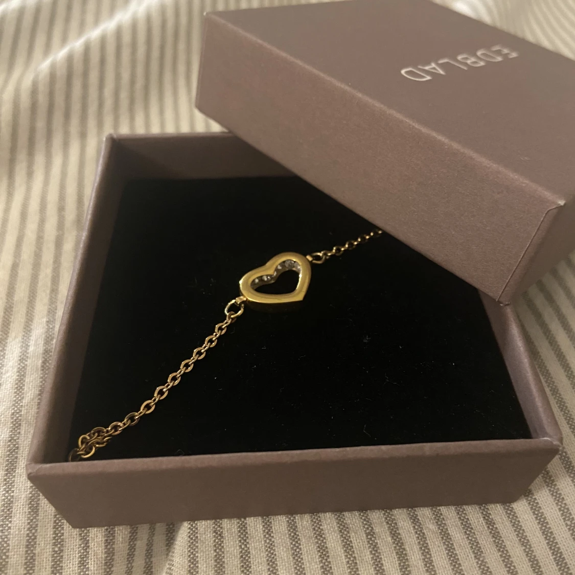 Armband hjärta guld edblad✨