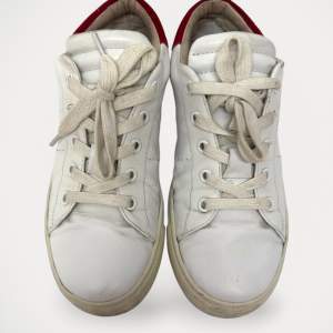 Sneakers från Lola Clay.  Storlek: 38 Material: Läder Använd, men utan anmärkning.