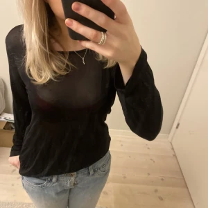 Genomskinlig topp - Mjuk, tunn genomskinlig topp