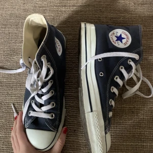 Converse i nyskick  - Som nya! Stora i storleken  Sänker pris vid snabb affär 
