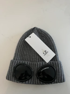 Cp company mössa - Säljer min cp company mössa som är i nyskick