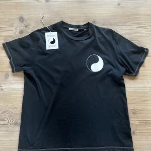 OUR LEGACY TSHIRT - Säljer nu min unika och eftertraktade Our Legacy tshirt. Köpte den på Our Legacy’s officiella hemsida 2023,03,31 och är sparsamt använd.