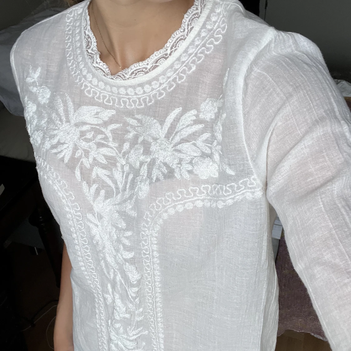 Broderad bomulls blus 