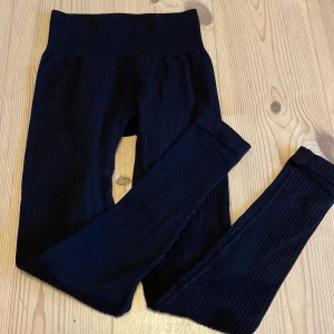 Tränings tights barn - Tjejtights. Stl Junior M.