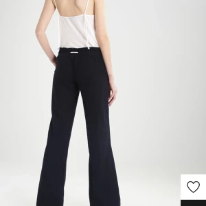 Roxy linnebyxor - Säljer då jag inte använder dom så ofta köpte från Zalando för 600 säljer för 350💕