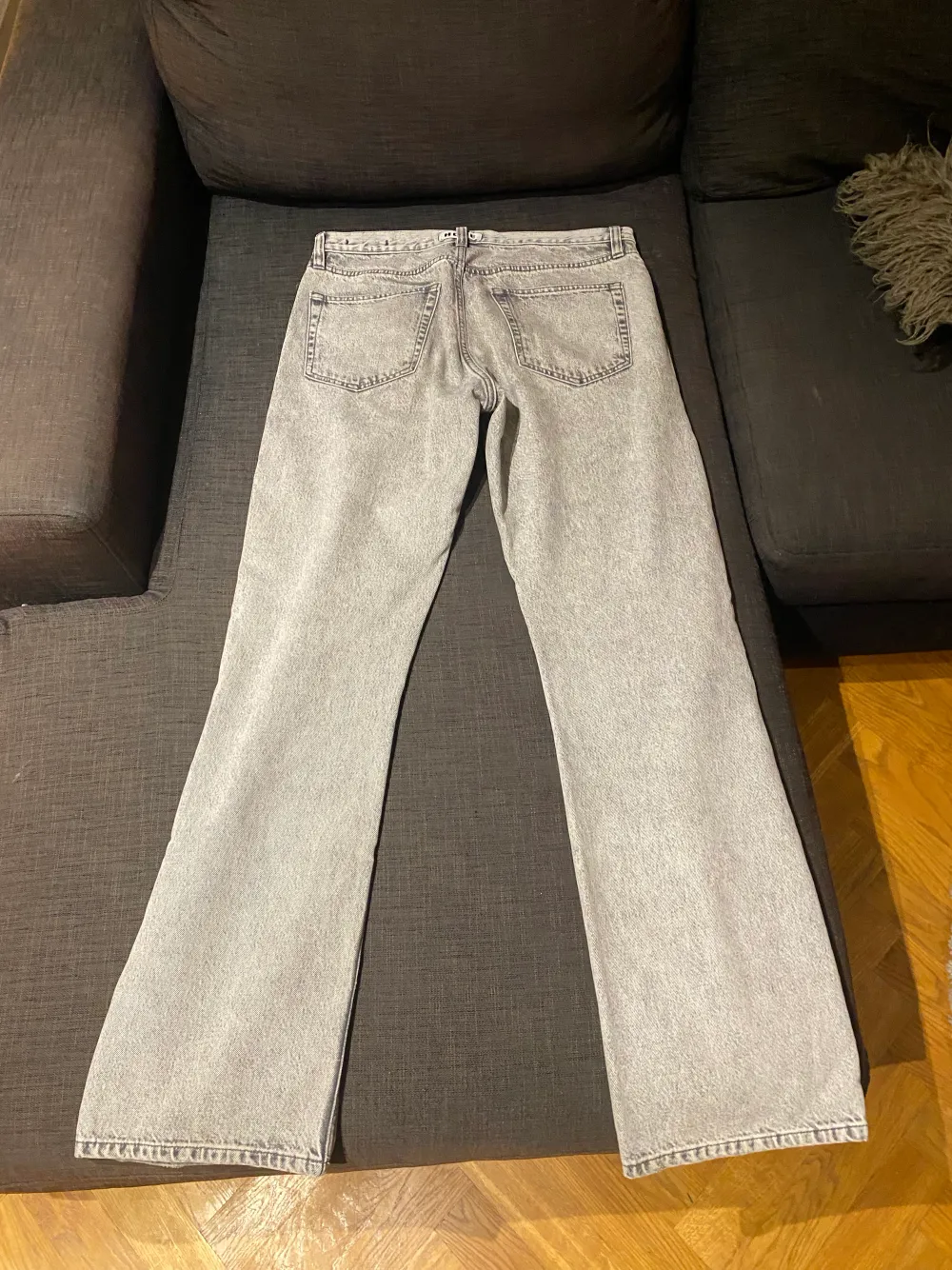 Säljer dessa as snygga jeans från hope. Storlek 30. Dom är sparsamt använda och har inga defekter. Skicket är runt 7/10. Nypris: Ca 1600kr. Mitt pris: 449kr.. Jeans & Byxor.