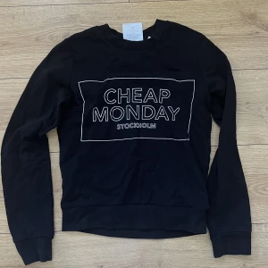 Cheap Monday tröja - Storlek xs knappt använd 