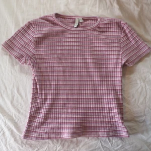 Croptop - Söt crop t-shirt Knappt använd 