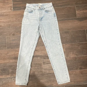 Jeans Gina Tricot - Nyskick stl 34