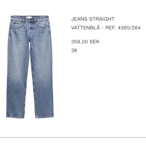 Low waist straight leg zara - Säljer dehär jätte populära zara jeansen 💕 då dem knappt kommer till användning. Brukar ha 36 men upplever dessa som ngt små i storleken ❤️