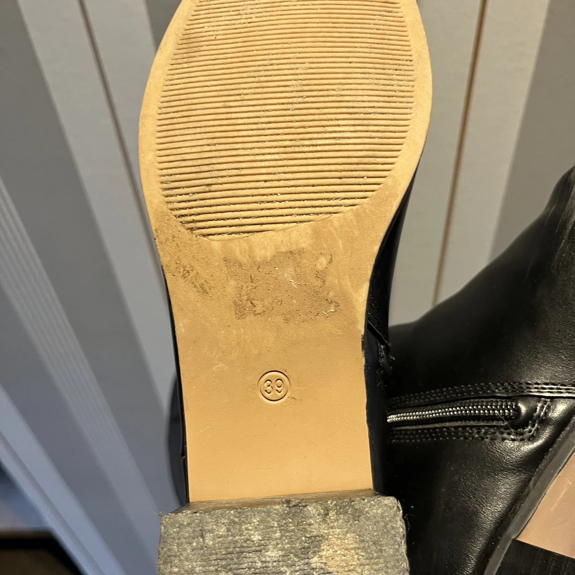 Svarta stövlar - 91