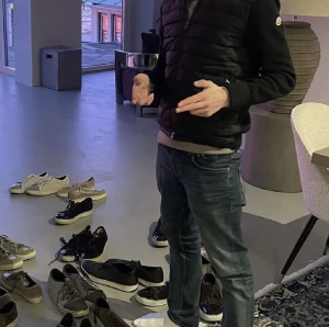 Nudie Grim Tim jeans  - Jätte fint skick han på bilden är 175 och dom passar bra.