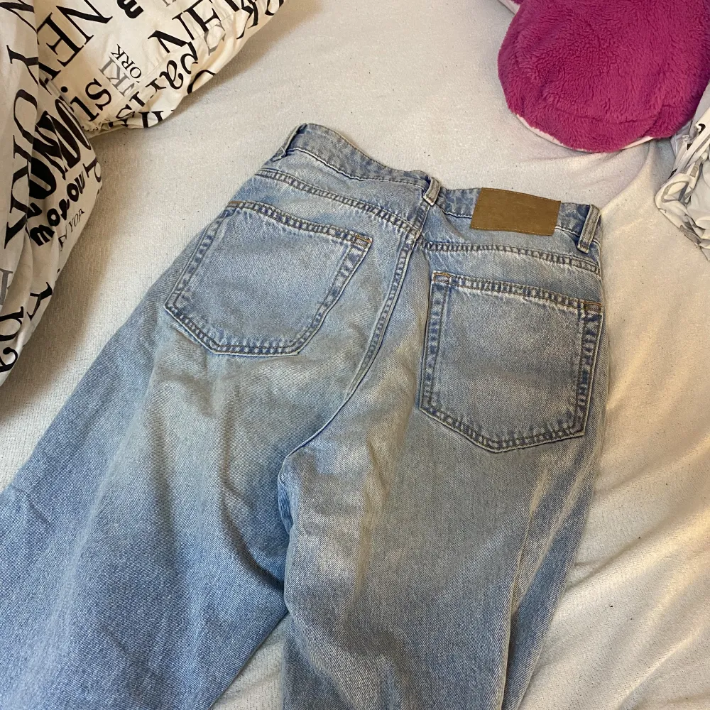 Baggy jeans från hm storlek 36. Jeans & Byxor.