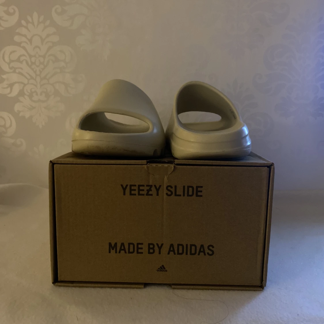 Yeezy slides - 90