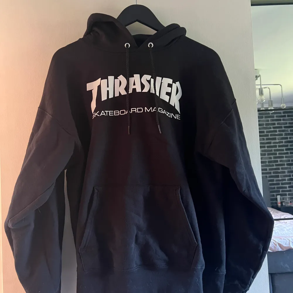 Superfin Thrasher hoodie använd endast 2 gånger.. Hoodies.
