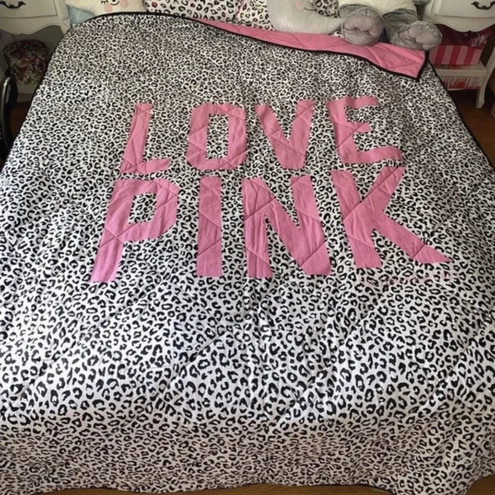 Victoria’s Secret PINK overkast comforter 167x223. Övrigt.