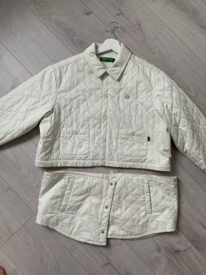 2 delar jacka  - Koreansk märke, APOC