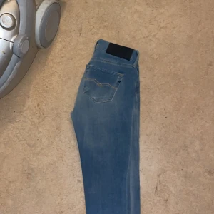 Replay jeans  - Strl 23  Inga prislappar kvar men typ helt nya! Ser helt nya ut, aldrig använda  Pris kan diskuteras