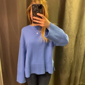 Stickad tröja - Superfin blå stickad tröja från Kappahl💗 använd ca 2 gånger och köpt för 399kr