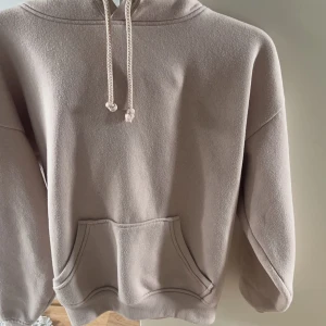 Hoodie - Bik bok hoodie som jag använt få gånger❤️