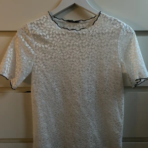 Zara topp - Söt blus, sparsamt använd!