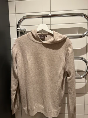 Oscar Jacobson tröja  - Skick 7/10 nypris 1499 storlek S