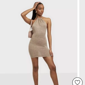 Klänning från nelly - Använd en gång. Storlek xs