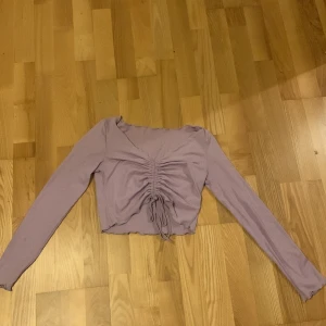 Lila magtröja - En lila magtröja Oanvänd bra skick