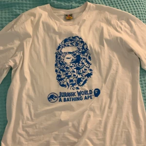 Bape tisha  - Riktig ball bape tisha Bape x jurassic world