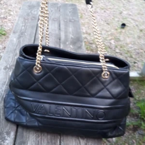 Väska Valentino - Gott skick nypris ca 1600