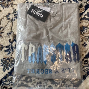 Trapstar t shirt - Säljer min gråa trapstar t shirt 