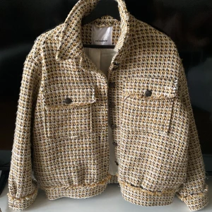 Jacka  - Snygg midjekort jacka från danska Co Couture