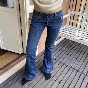 Jeans - Säljer dessa as snygga lågmidjade jeans💕