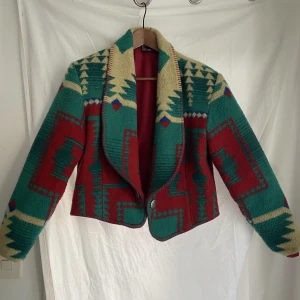 Underbar jacka - Kort men varm!!  Köpt vintage 