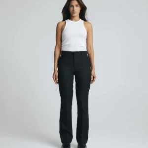 Vilma kostymbyxor från bikbok - Säljer dessa kostymbyxor i modellen Vilma från bikbok då dem är för stora för mig. Använda några gånger. Nypris 499.