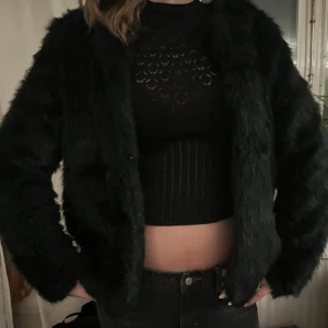Grön pälsjacka🍀 - Cool grön päls jacka!