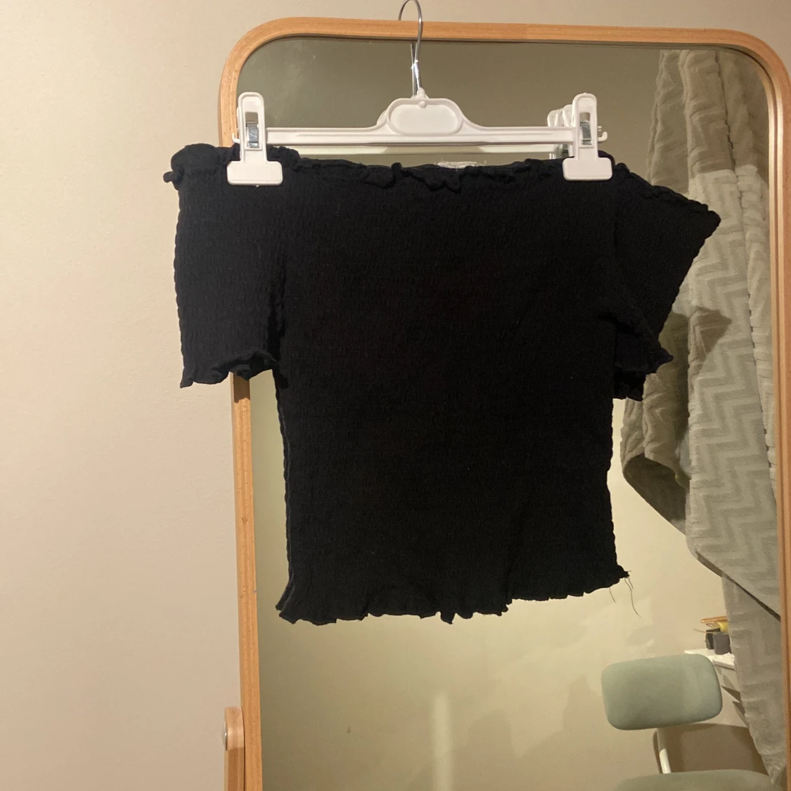 Svart ribbad off shoulder tröja - 90