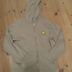 Gilly Hicks zip-hoodie - Skön zip-hoodie perfekt till hösten. Bra kvalite och knappt använd. Lägg ett prisförslag om du är intresserad💪