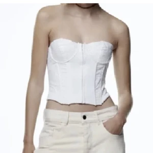 Korsett - Otroligt snygg topp som är köpt här på plick men som tyvärr var för liten i brösten😀 