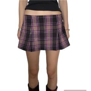 Mini skirt - Super gullig mini skirt! Midjemåttet är 38 cm mätt rakt över 