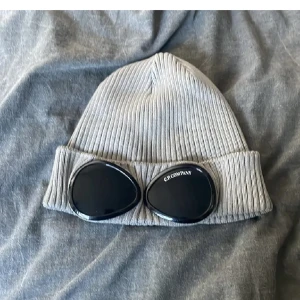 Cp company mössa - Säljer den då jag inte använder den längre Pris kan diskuteras 