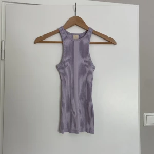 Lavender linne  - Fint linne i vävd kvalitet från HM, formar sig jättefint efter kroppen! 