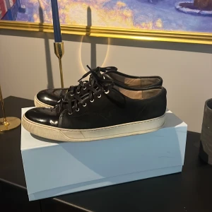 Lanvin Cap toe Sneaker Svart - Blanka tår! 11uk 45