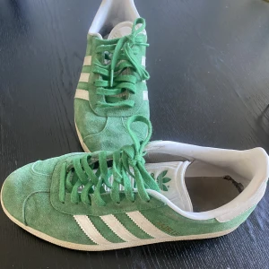 Adidas  - Adidas grön Gazella 
