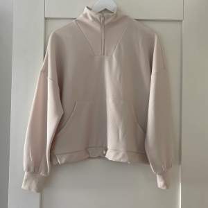 Beige sweatshirt med dragkedja💗